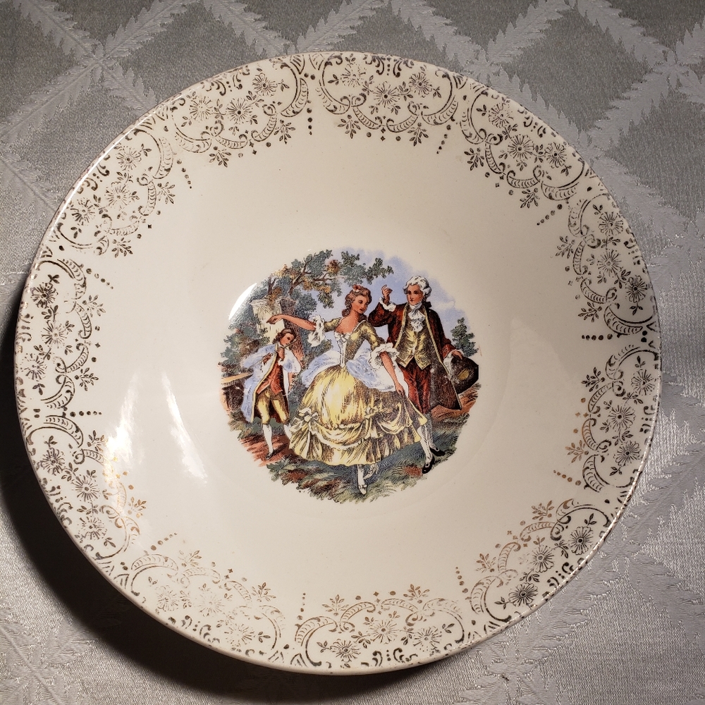 1940s 22ktgold American L'Imoges China D'or serving bowl.